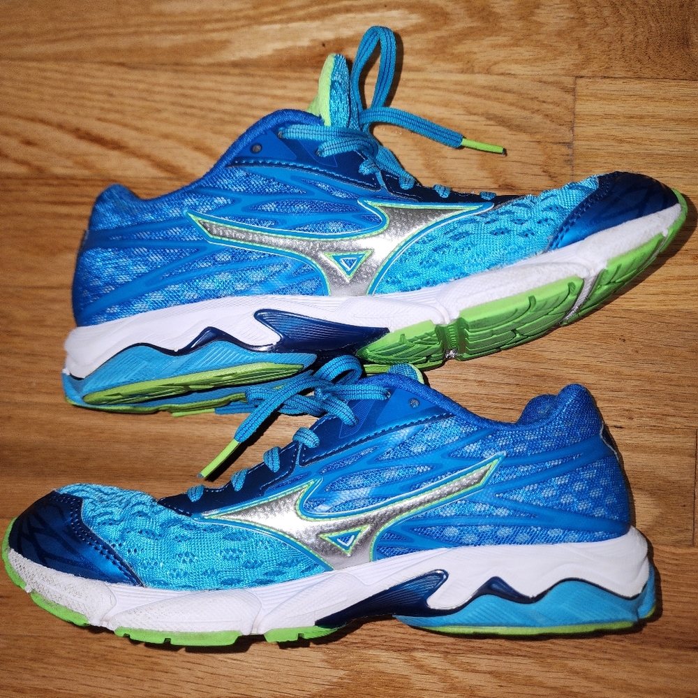 Mizuno Women's Blue and Green Running Shoes
